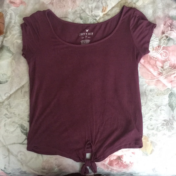 American Eagle Outfitters Tops - American Eagle T-shirt American Eagle Outfitters Tops - American Eagle T-shirt